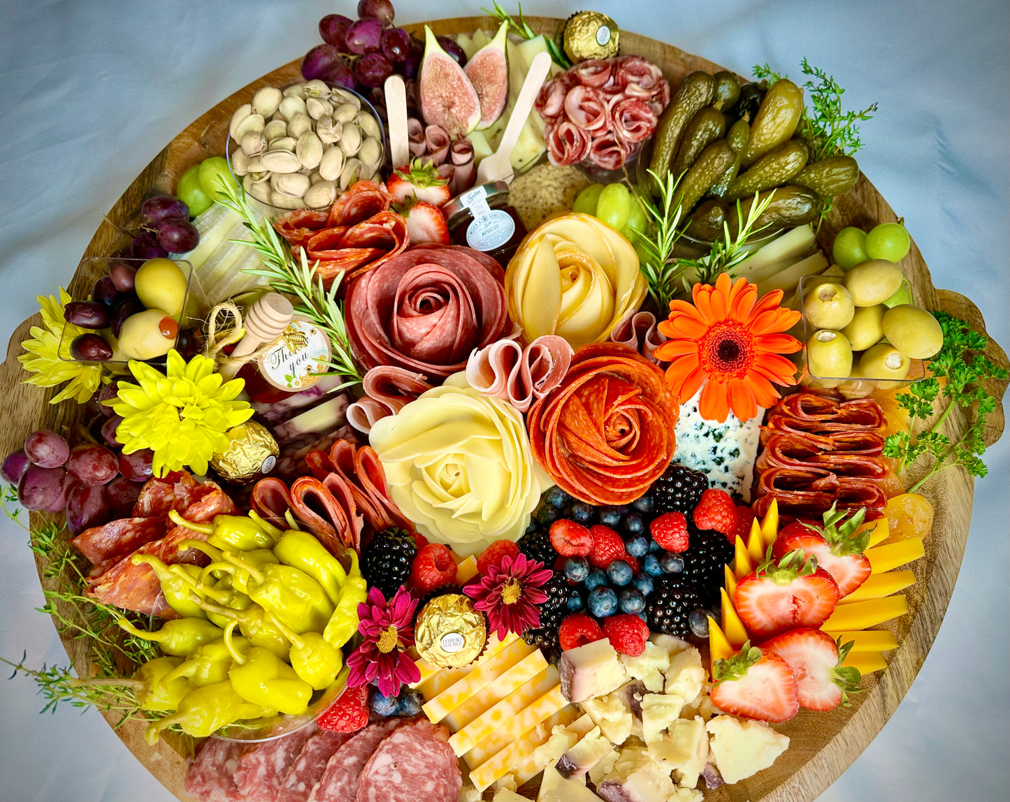 Grazing Board 2ft Round Feeds 15-18