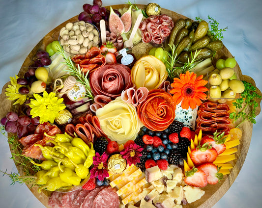 Grazing Board 2ft Round Feeds 15-18