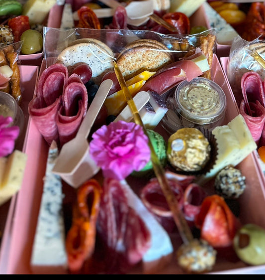 Coupon Code LUNCH to receive 10% off Catering Lunchboxes of 10 or more